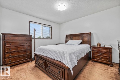 15624 123 Street Nw, Edmonton, AB - Indoor Photo Showing Bedroom