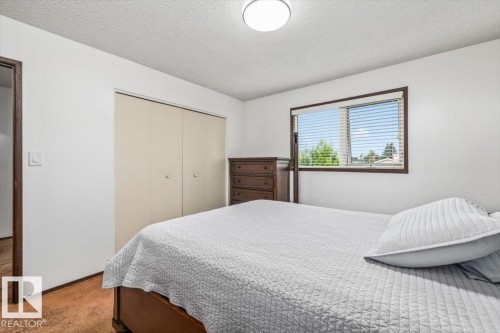 15624 123 Street Nw, Edmonton, AB - Indoor Photo Showing Bedroom