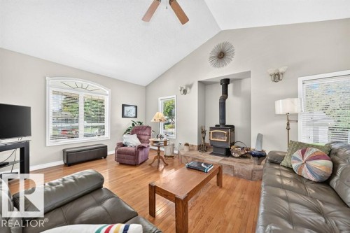 9802 102 Street, Morinville, AB 