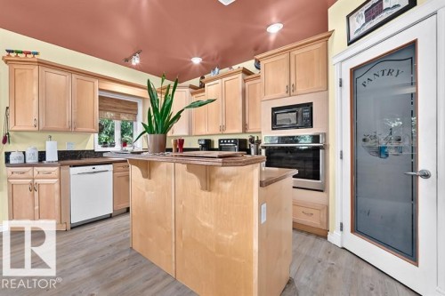 9802 102 Street, Morinville, AB 