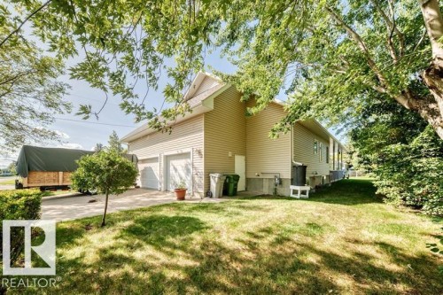 9802 102 Street, Morinville, AB 