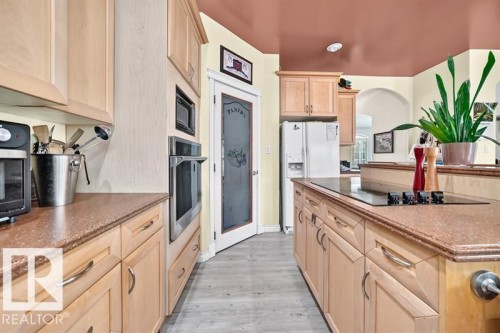 9802 102 Street, Morinville, AB 