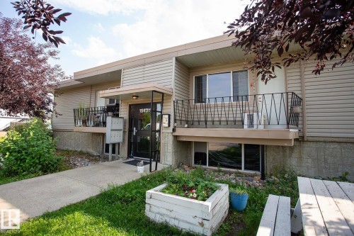 #8 15431 93 AV NW  Edmonton, AB T5R 5H4