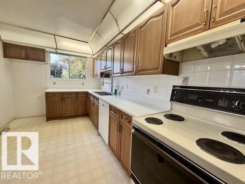 13908 135 Avenue Nw, Edmonton, AB 