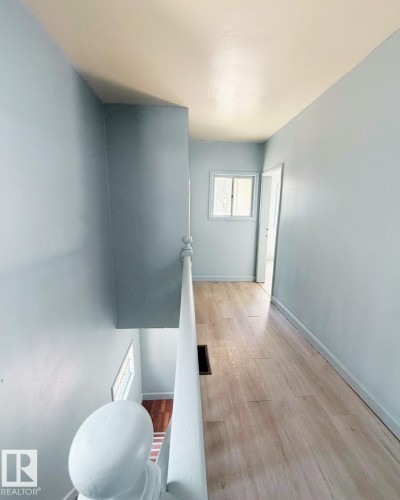 9526 106A Avenue Nw, Edmonton, AB - Indoor Photo Showing Other Room