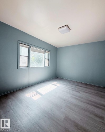 9526 106A Avenue Nw, Edmonton, AB - Indoor Photo Showing Other Room