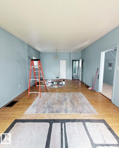 9526 106A Avenue Nw, Edmonton, AB - Indoor Photo Showing Other Room