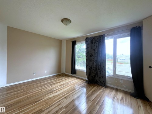 8817 163 Street Nw, Edmonton, AB 