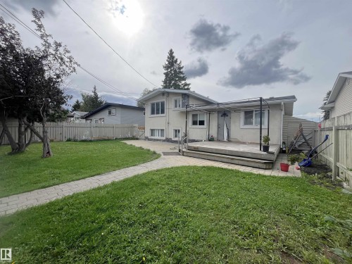 8817 163 Street Nw, Edmonton, AB 