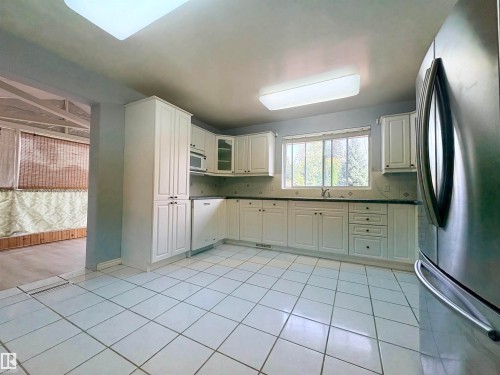 3834 110 Avenue Nw, Edmonton, AB 