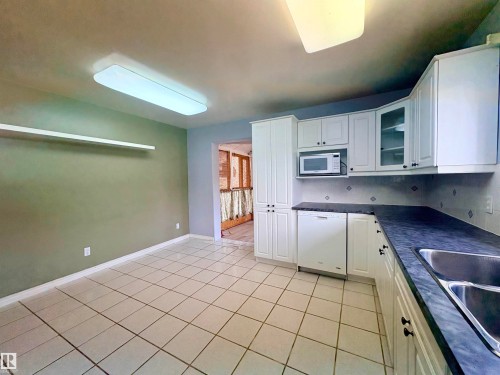 3834 110 Avenue Nw, Edmonton, AB 