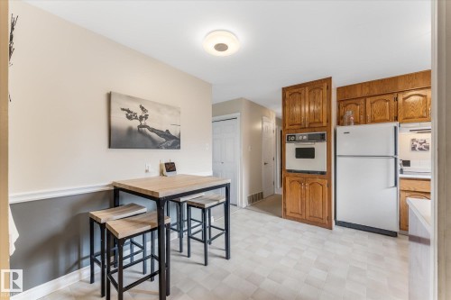 16807 98 Avenue Nw, Edmonton, AB 