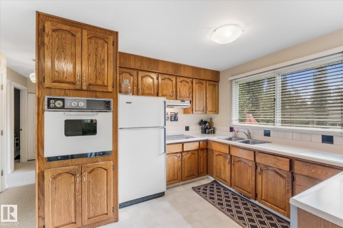 16807 98 Avenue Nw, Edmonton, AB 