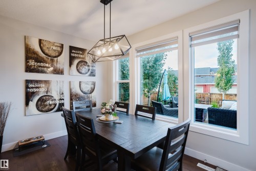 15820 15 Avenue Sw, Edmonton, AB 