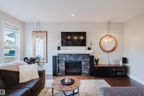 15820 15 Avenue Sw, Edmonton, AB 