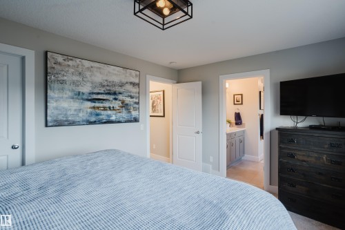 15820 15 Avenue Sw, Edmonton, AB 