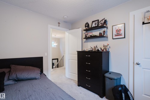 15820 15 Avenue Sw, Edmonton, AB 