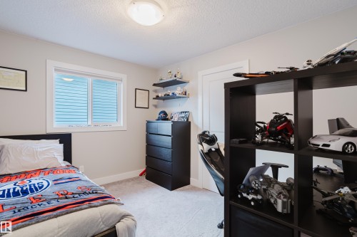 15820 15 Avenue Sw, Edmonton, AB 