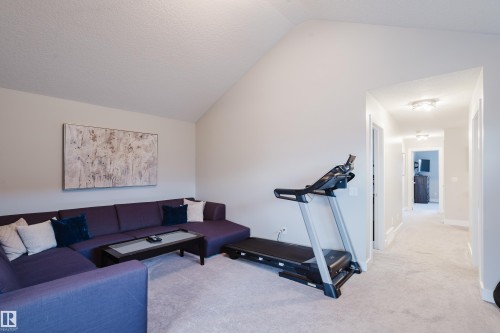 15820 15 Avenue Sw, Edmonton, AB 