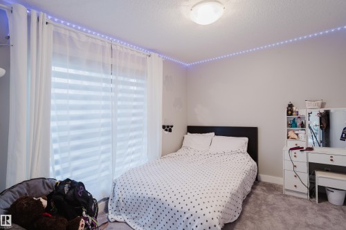 15820 15 Avenue Sw, Edmonton, AB 