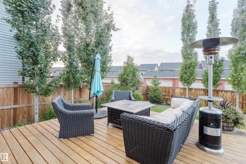 15820 15 Avenue Sw, Edmonton, AB 