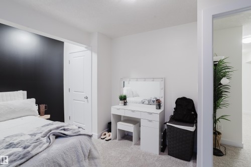 15820 15 Avenue Sw, Edmonton, AB 