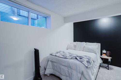 15820 15 Avenue Sw, Edmonton, AB 