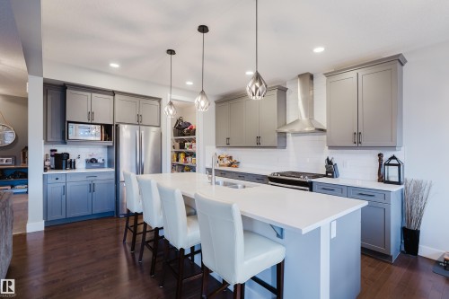 15820 15 Avenue Sw, Edmonton, AB 