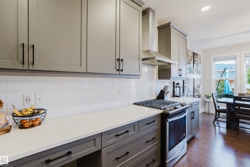 15820 15 Avenue Sw, Edmonton, AB 