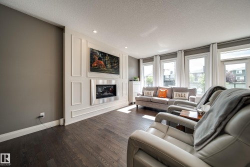 17707 9A Avenue Sw, Edmonton, AB 