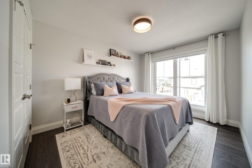 17707 9A Avenue Sw, Edmonton, AB 