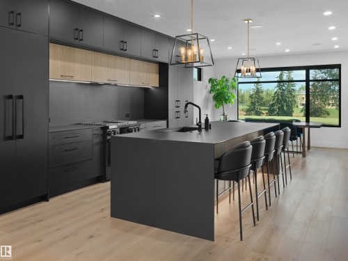 8707 Strathearn Crescent Nw, Edmonton, AB 