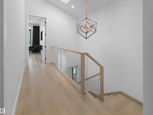 8707 Strathearn Crescent Nw, Edmonton, AB 