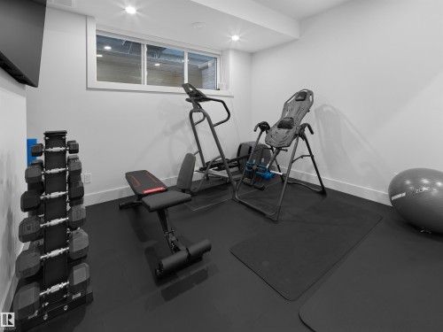 8707 Strathearn Crescent Nw, Edmonton, AB 