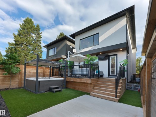 8707 Strathearn Crescent Nw, Edmonton, AB 