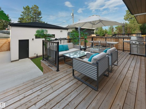8707 Strathearn Crescent Nw, Edmonton, AB 
