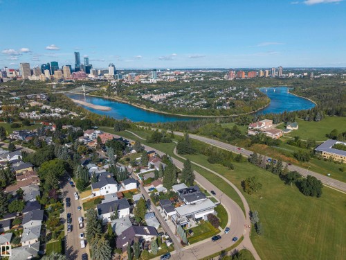 8707 Strathearn Crescent Nw, Edmonton, AB 