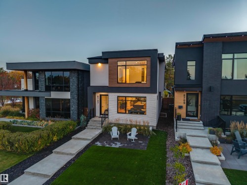 8707 Strathearn Crescent Nw, Edmonton, AB 