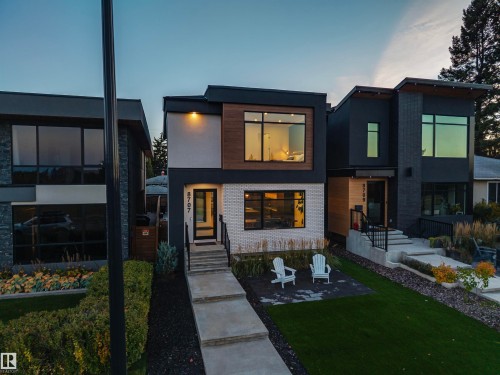 8707 Strathearn Crescent Nw, Edmonton, AB 