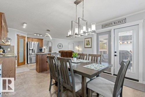 271 Westwood Point(E), Fort Saskatchewan, AB - Indoor Photo Showing Dining Room