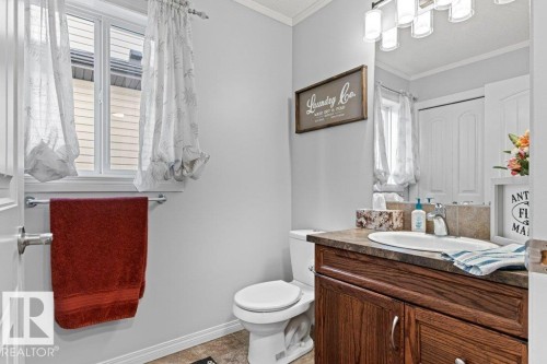 271 Westwood Point(E), Fort Saskatchewan, AB - Indoor Photo Showing Bathroom
