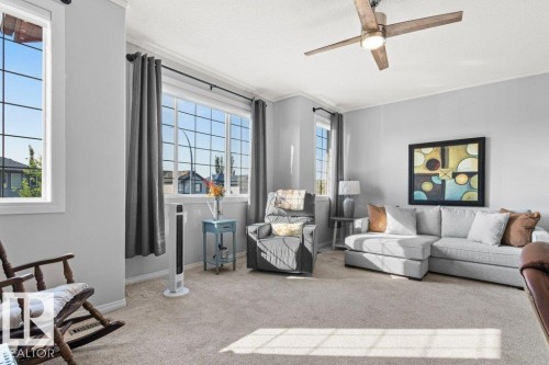 271 Westwood Point(E), Fort Saskatchewan, AB - Indoor Photo Showing Living Room