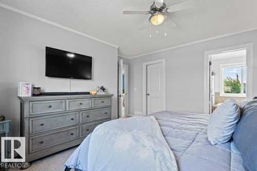 271 Westwood Point(E), Fort Saskatchewan, AB - Indoor Photo Showing Bedroom
