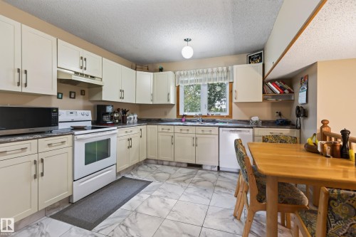 5712 123 Avenue Nw, Edmonton, AB 