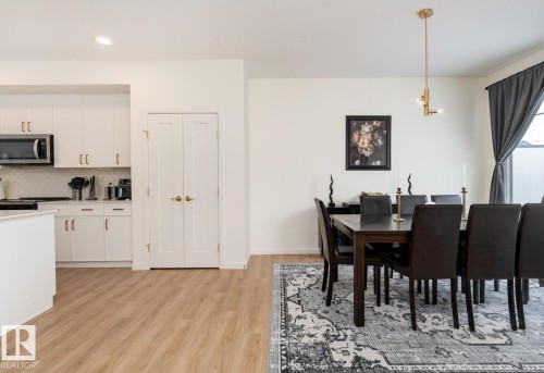 427 39 Street Sw, Edmonton, AB - Indoor