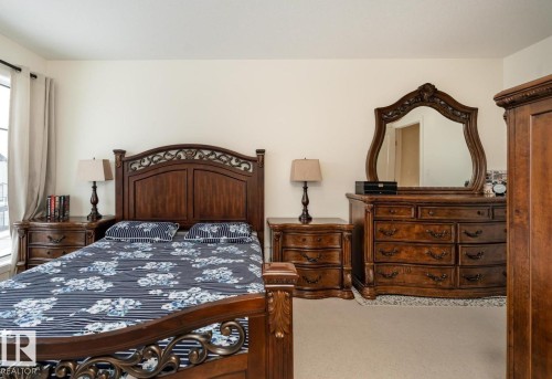 427 39 Street Sw, Edmonton, AB - Indoor Photo Showing Bedroom