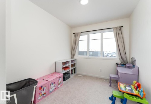 427 39 Street Sw, Edmonton, AB - Indoor