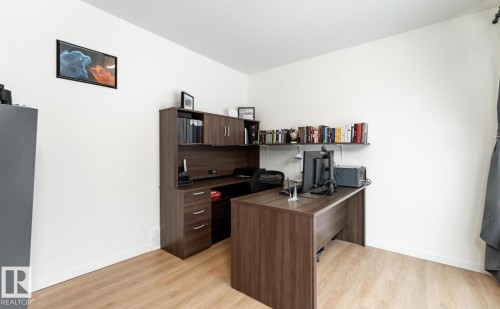 427 39 Street Sw, Edmonton, AB - Indoor Photo Showing Office