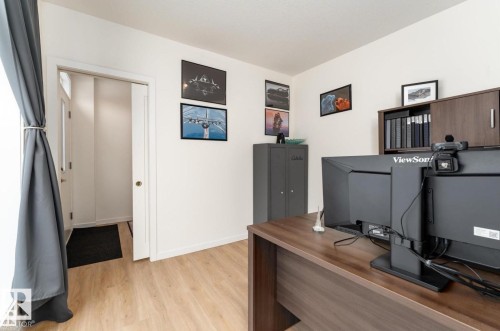 427 39 Street Sw, Edmonton, AB - Indoor