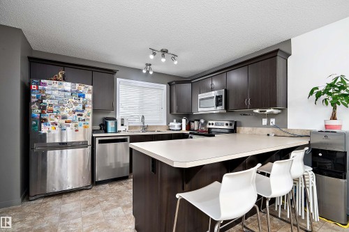 306 Simmonds Way, Leduc, AB - Indoor Photo Showing Kitchen